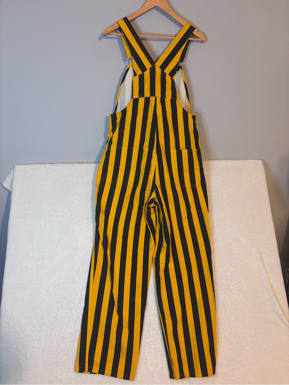 Game Bibs Striped Yellow & Black Unisex Wide-Leg Overalls Game Day Size Small - Picture 7 of 11